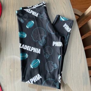PHILADELPHIA EAGLES PULL ON STRETCH LEGGINGS.  LIKE NEW!!  L 35 1/2”  XL, COMFY!